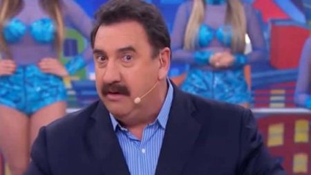 Ratinho revela o motivo de não ter programa nos domingos do SBT