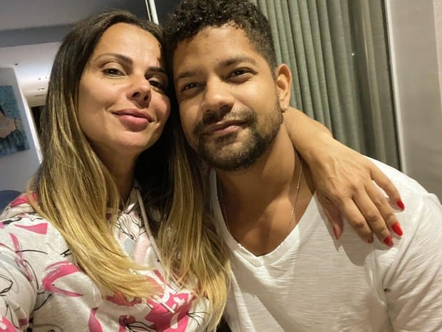 Viviane Araújo ganha surpresa romântica do namorado e mostra tudo