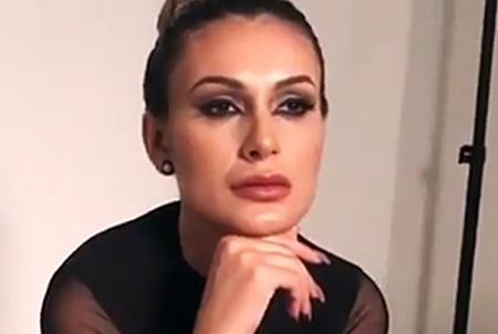 Andressa Urach leva várias agulhadas no rosto e choca ao mostrar tudo