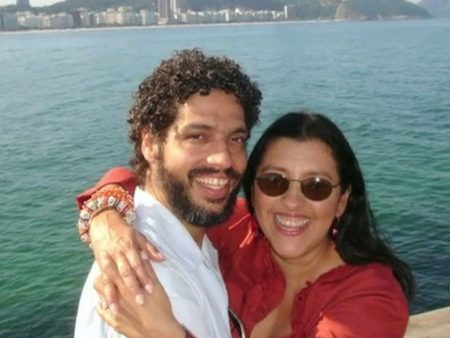 Regina Casé comemora aniversário de casamento com o marido e se declara