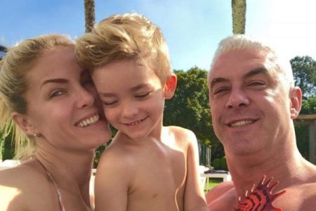 Ana Hickmann compartilha rotina em sua mansão com a família
