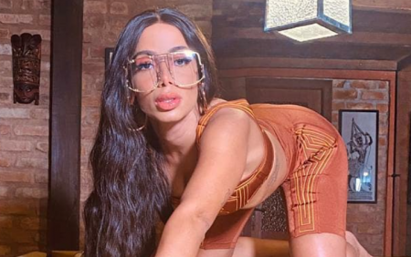 Anitta se desmonta e surpreende ao mostrar sua real aparência