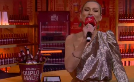 Demitida do SBT, Lívia Andrade comanda atração no Multishow