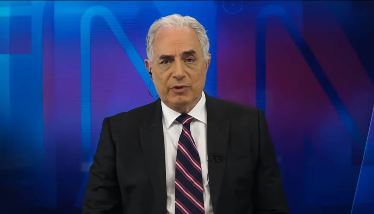 William Waack se atrapalha na CNN Brasil e faz pedido ao vivo