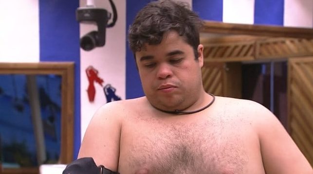 Ex-BBB Jorginho Doda surpreende ao mostrar antes e depois após perder 30 kg