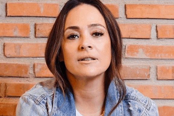 De máscara, Gabriela Duarte faz alerta sobre pandemia da covid