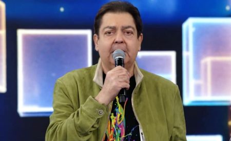 Faustão apresenta novas regras da Dança dos Famosos e desabafa sobre atração