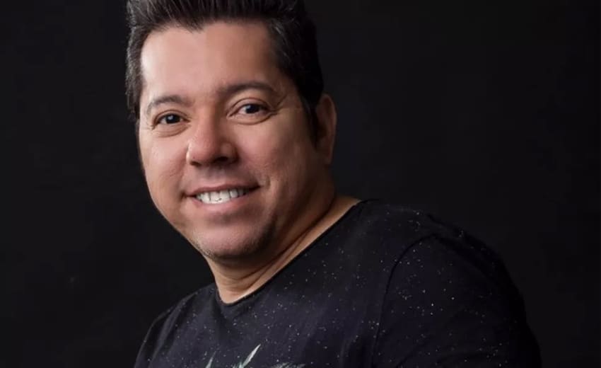 Cantor e compositor Louro Santos morre de Covid aos 49 anos