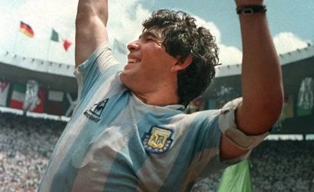 Globo exibe programa especial para homenagear Maradona
