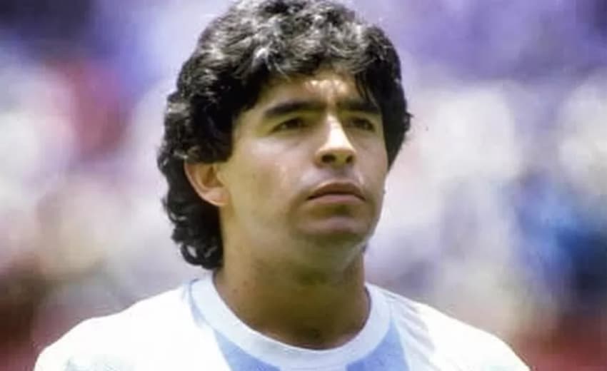 Ex-jogador Diego Maradona morre aos 60 anos; famosos lamentam