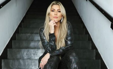 Lívia Andrade contrai covid-19 e faz alerta importante