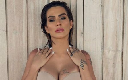 Cleo Pires é fotografada em sauna e imagem dá o que falar