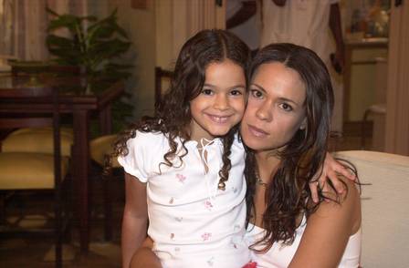 Destaque em Mulheres Apaixonadas, Vanessa Gerbelli e Bruna Marquezine serão mãe e filha em série