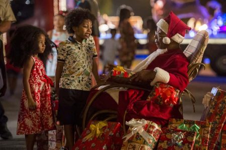 Globo vai reprisar especial de Natal com Milton Gonçalves