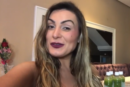 Andressa Urach volta ao Miss Bumbum e choca a todos com anúncio em vídeo polêmico