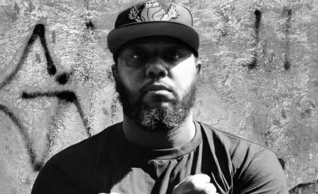 Pai do rapper Enézimo morre de covid dois dias após o filho