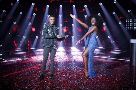 Representante de Iza quebra sequência de vitórias de Michel Teló no The Voice
