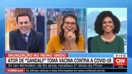 Âncora da CNN Brasil erra nome de ator e colegas caem na gargalhada