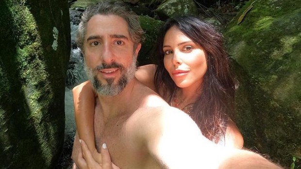 Marcos Mion sensualiza e faz declaração de amor à esposa durante as férias