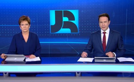Jornal da Record sofre pane, exibe notícias velhas e vira piada