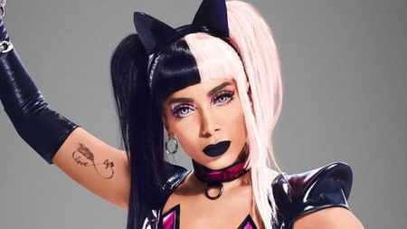 Anitta explica escassez de músicas em português em seus lançamentos recentes