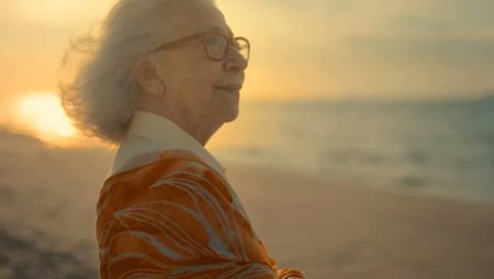 Após ser o Tempo em comercial de TV, Fernanda Montenegro vira a Esperança para 2021
