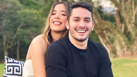 Jonas Esticado pede namorada em casamento e capricha no romantismo