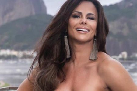 Viviane Araújo fala sobre corpão e diz que só começou a treinar aos 30 anos