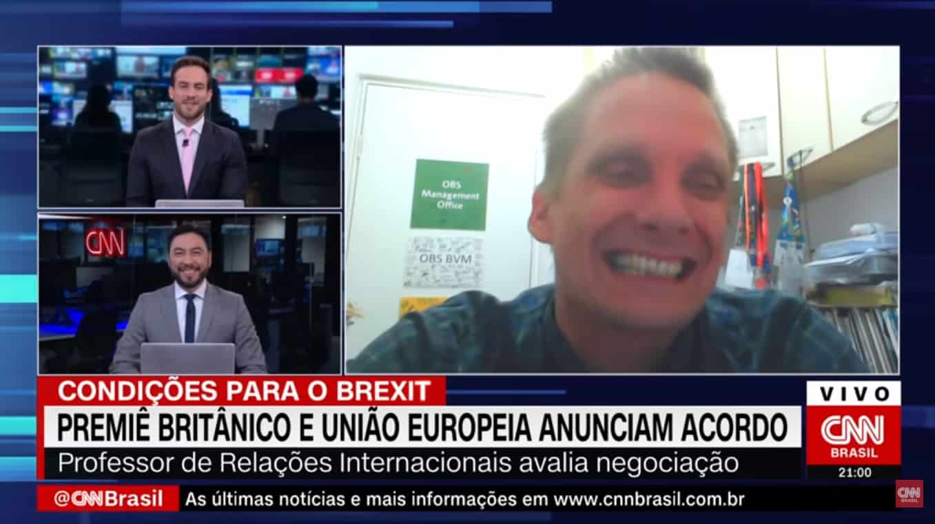 Crianças invadem link da CNN Brasil e jornalistas caem na risada