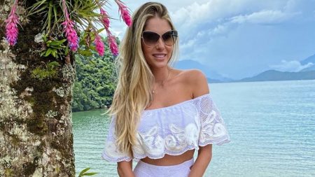 Bárbara Evans exibe pós-operatório de lipo e revela a sensação