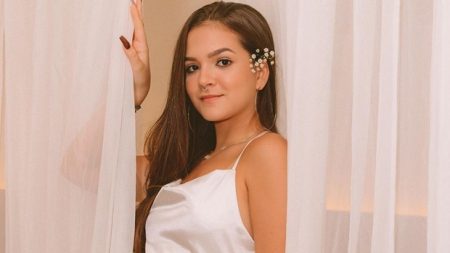 Mel Maia flerta com ex-jogador do Flamengo e diferença de idade causa polêmica