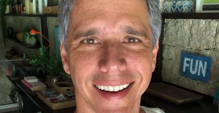 Marcio Garcia relembra viagem em família e faz confissão