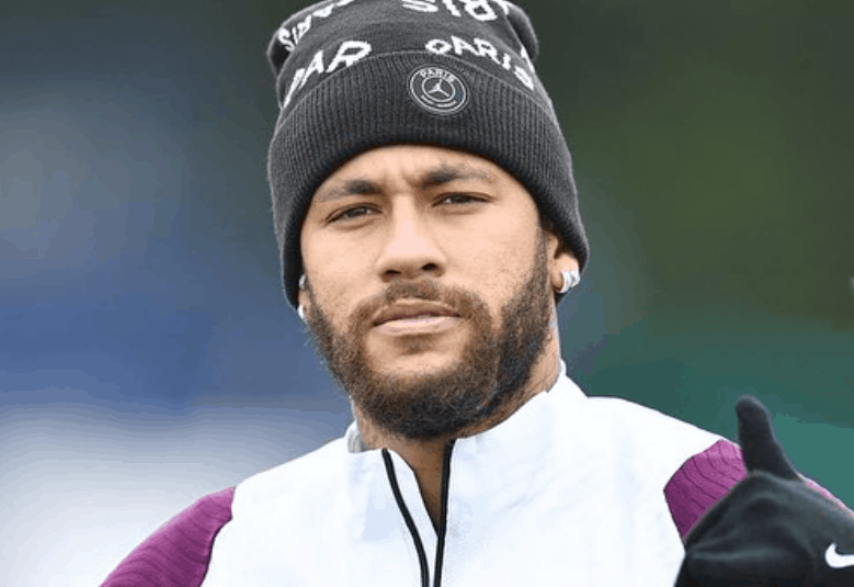Ativista diz que equipe de Neymar tentou suborná-lo em caso de homofobia