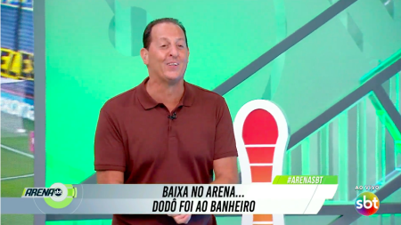Cantor do Pixote deixa Arena SBT de forma repentina e vira piada ao vivo
