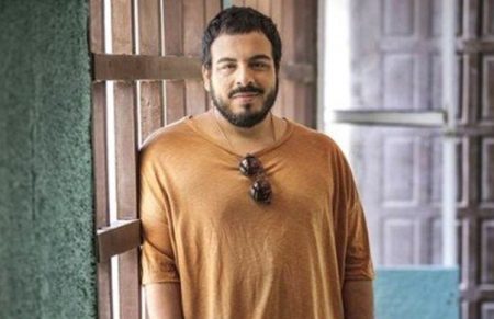 Luis Lobianco tira toda a roupa em série da Globo e faz revelação inesperada