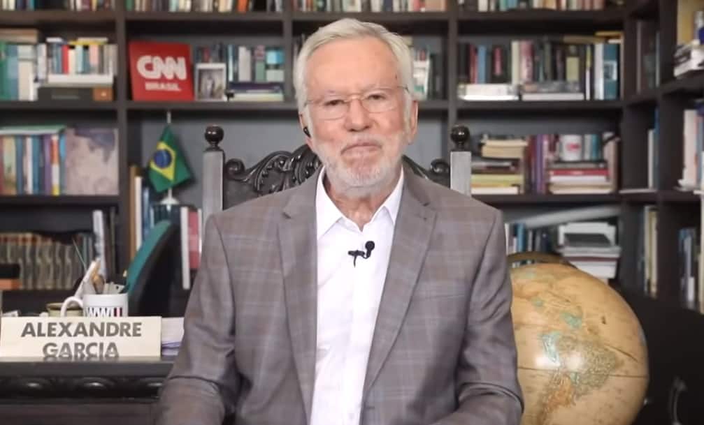 Alexandre Garcia se revolta e sugere demissão ao vivo na CNN Brasil