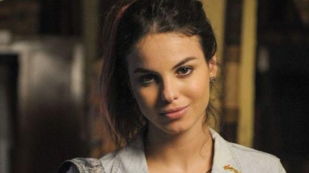 Flor do Caribe – Capítulo de Segunda-feira (18/01): Amaralina e Rodrigo se entendem