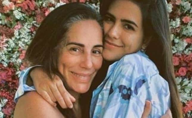 Filha de Gloria Pires, Antonia Morais causa ao postar foto de cueca