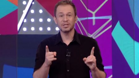 Tiago Leifert revela os seis imunizados do BBB 2021 e anuncia novidade