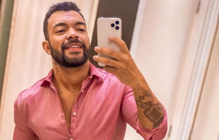 Thiago Brava inova, distribui dinheiro via Pix para os fãs e web vibra