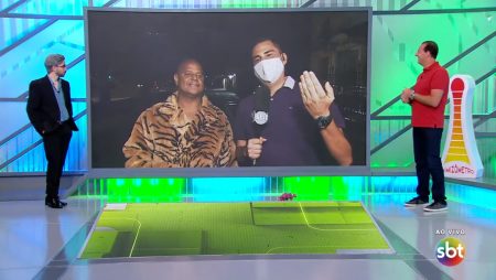 Marcelinho Carioca surge de tigre no Arena SBT e corre de sunga na Paulista