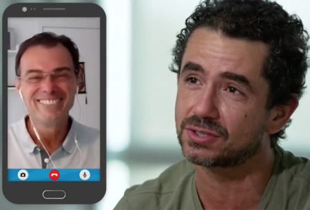 Após deixar a Globo, Tino Marcos ganha homenagem e chora com Felipe Andreoli