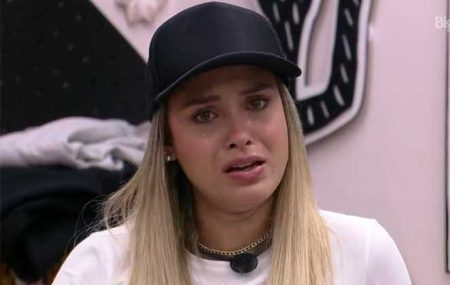 BBB 2021: Sarah chora e desabafa ao saber de conversa entre Gilberto e Lumena