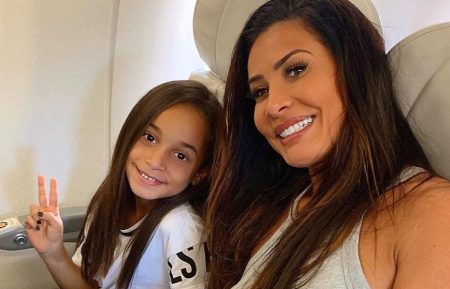 Scheila Carvalho não dá presentes caros à filha e revela o verdadeiro motivo