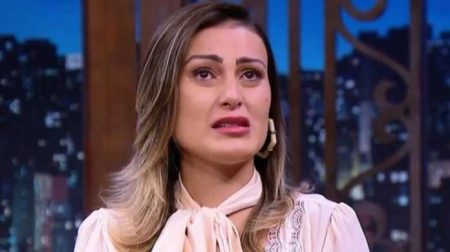 Andressa Urach expõe atitude grave da Igreja Universal e faz revelação sobre dinheiro