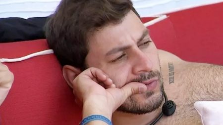 BBB 2021: Caio surpreende ao revelar tamanho de parte íntima e dar detalhes