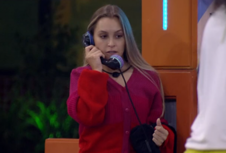 BBB 2021: Carla Diaz atende Big Fone e manda três brothers para o paredão