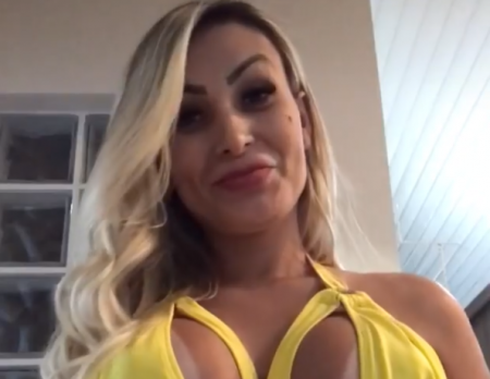 Fora da igreja, Andressa Urach diz que pode tudo e toma atitude ousada