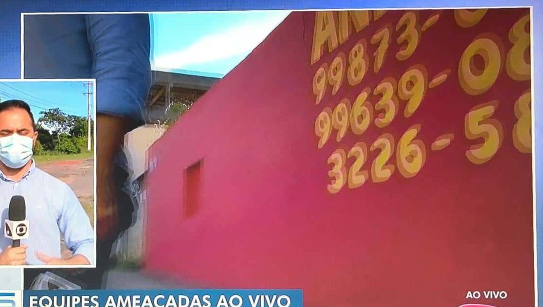 Equipes da Globo e do SBT são ameaçadas ao vivo durante telejornal; assista