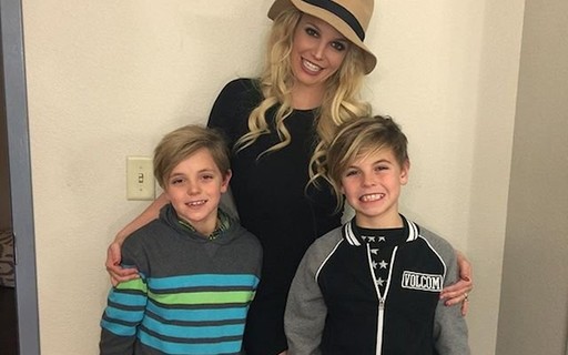 Filhos de Britney Spears crescem e tamanho atual dos dois surpreende
